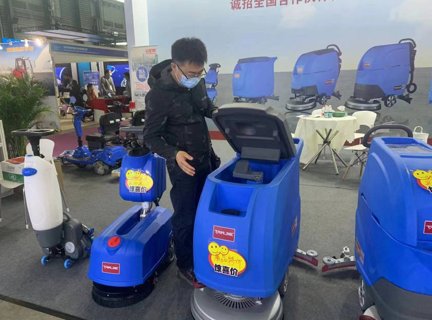 西咸坦洁洗地机公司致力于电动洗地机的生产、销售和服务百家